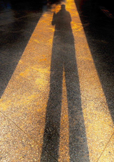 【第四屆鏡文學筆武大會】〈一樣的白衫〉